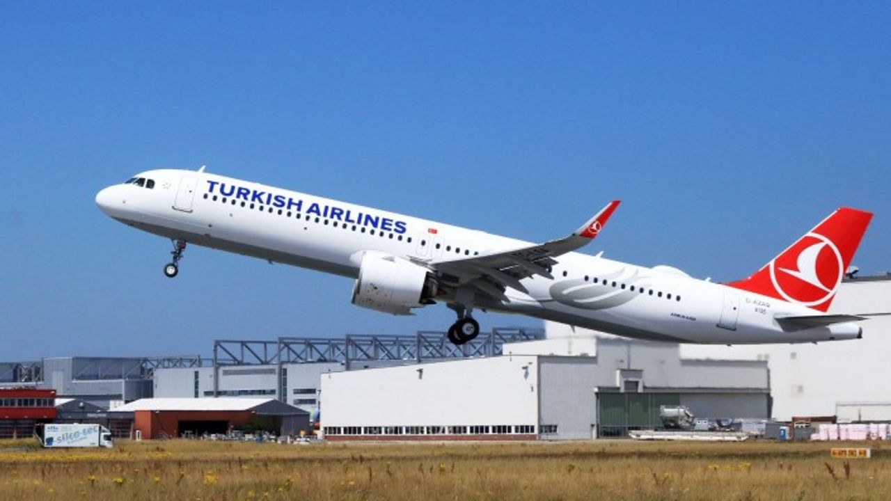 Türk Hava Yolları'na ait uçakta koronavirüs paniği: Acil iniş yaptı!