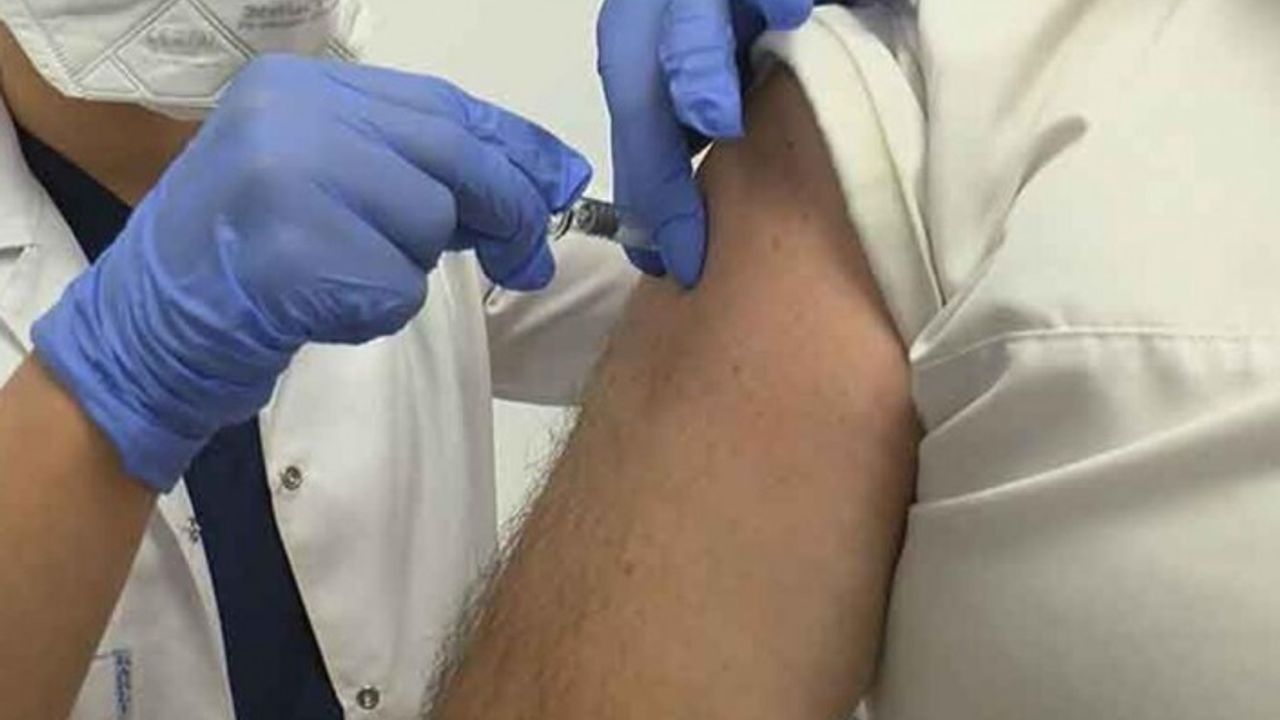 Koronavirüs aşısında bir gönüllü öldü