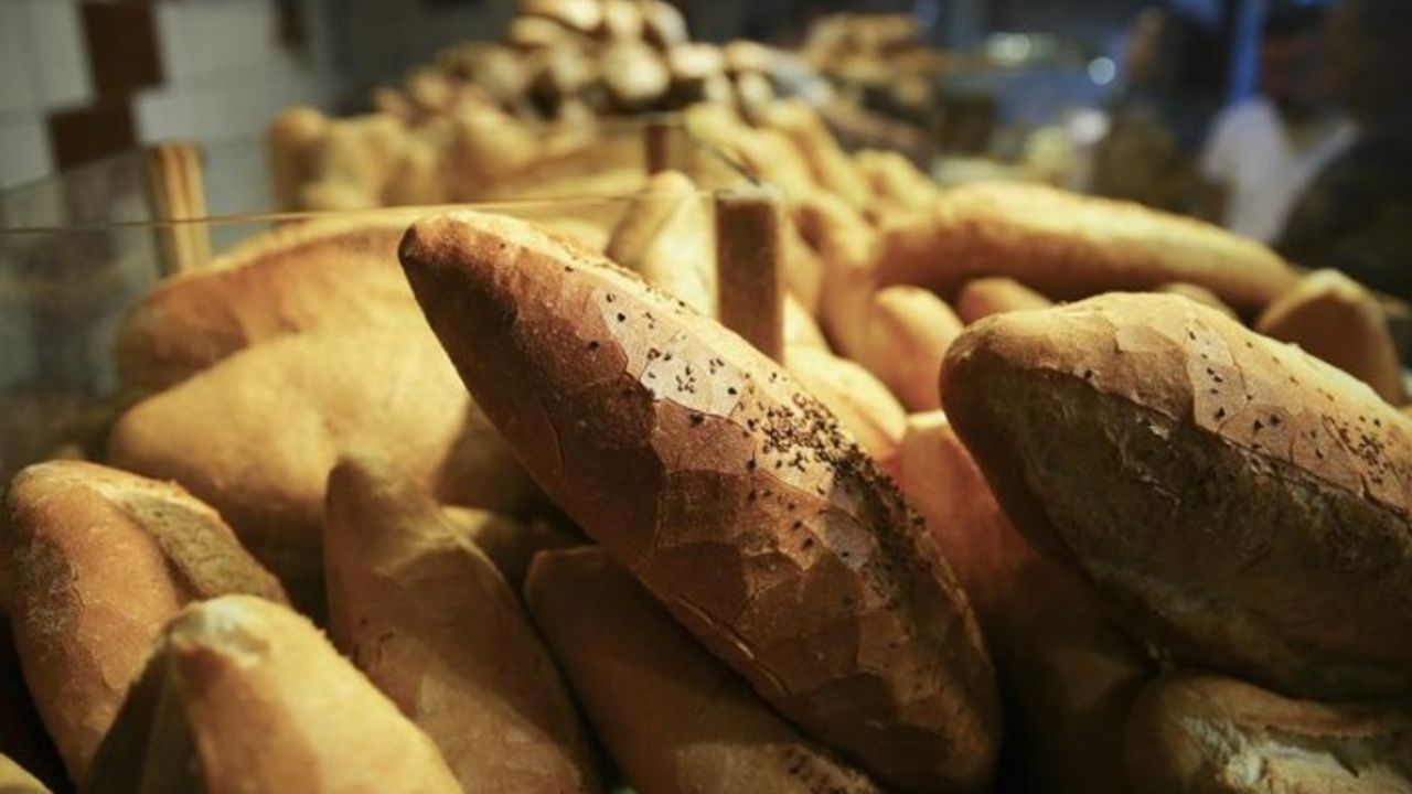Vatandaşlardan ekmek zammı tepkisi: Karar çıkmadan 2 lira oldu
