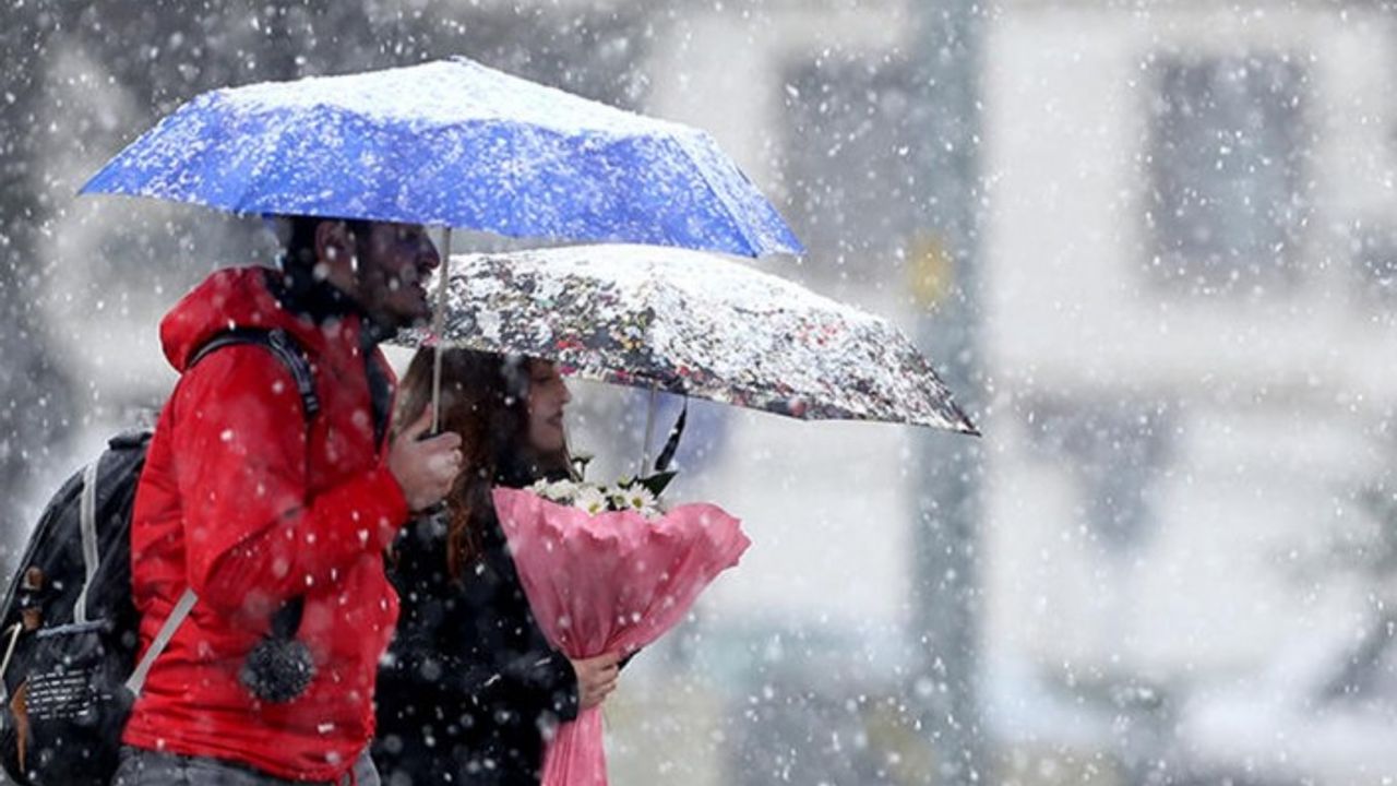 Bu haberi okumadan sokağa çıkmayın: Meteoroloji il il açıkladı, yağmur ve kar var