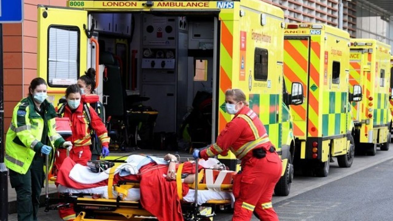 İngiltere'de son 24 saatte 1200 kişi öldü