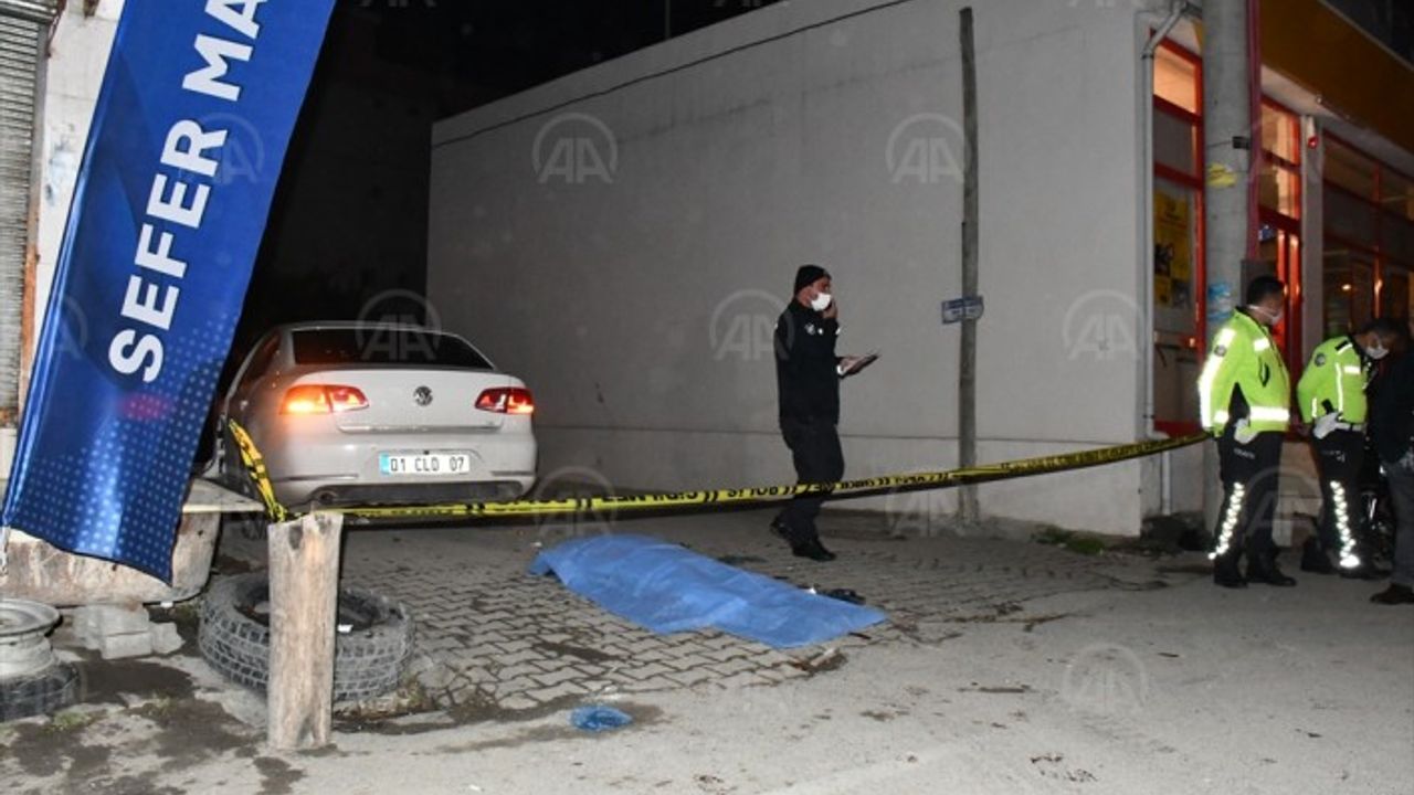 Adana'da motosikletle otomobil çarpıştı: Hasan Ayan öldü