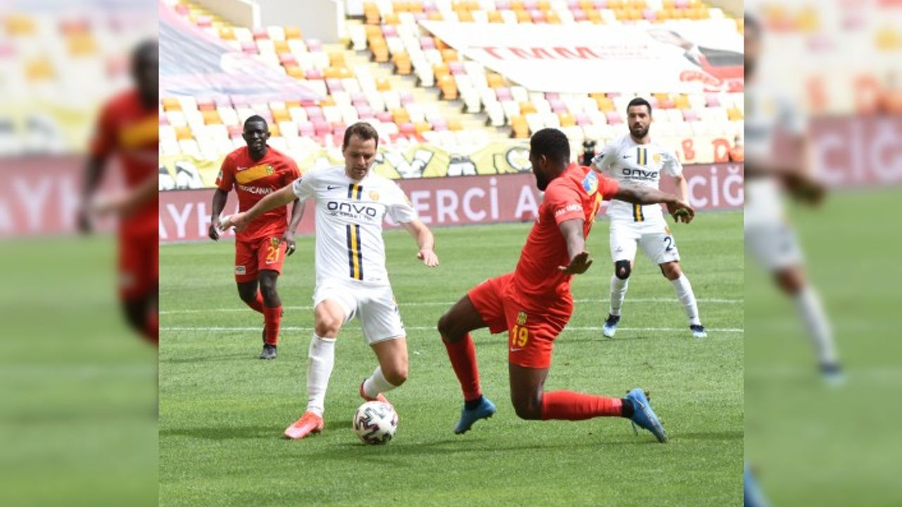 Malatyaspor-Ankaragücü: Nefes kesen maçta 3 gol, 1 kırmızı kart