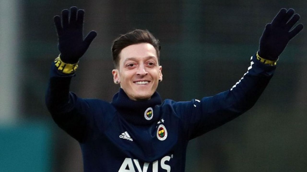 Mesut Özil oy vereceği partiyi açıkça ilan etti: Artık onun arkasındayım