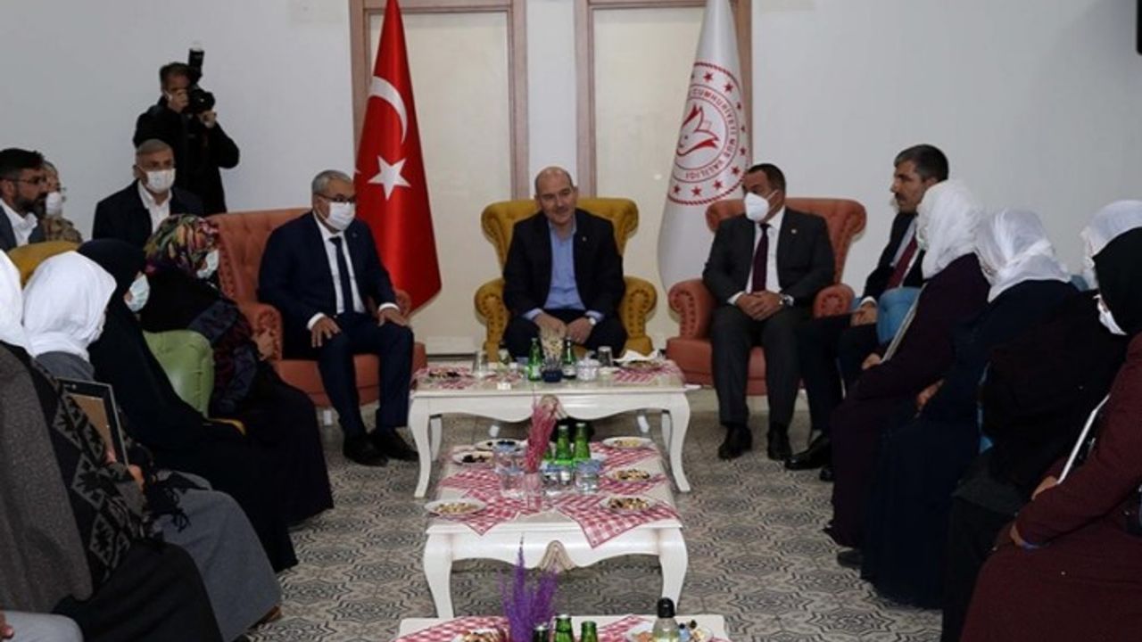 İçişleri Bakanı Süleyman Soylu' dan  Muş'ta anlamlı ziyaret