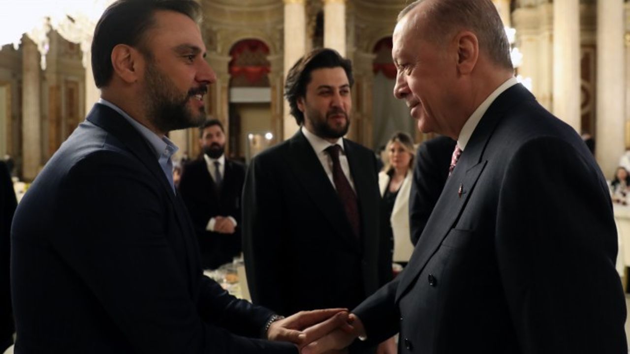 Cumhurbaşkanı Erdoğan, sanatçılarla iftarda bir araya geldi: Sizlerle birlikte başaracağız