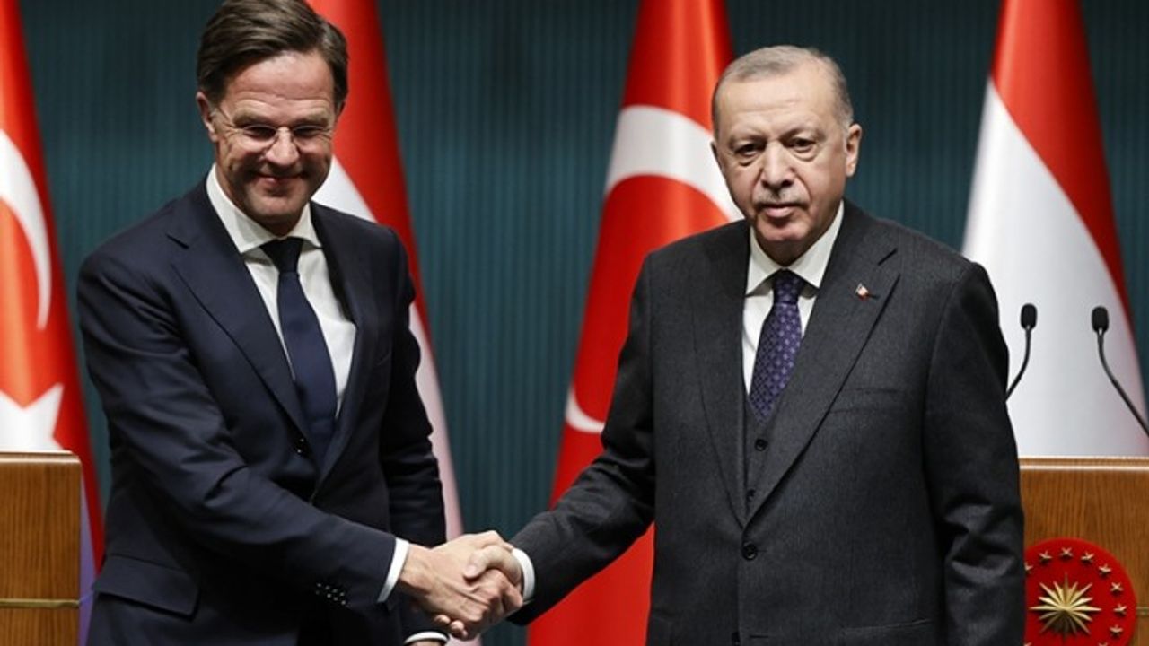 Erdoğan, Hollanda Başbakanı Mark Rutte ile telefonda görüştü