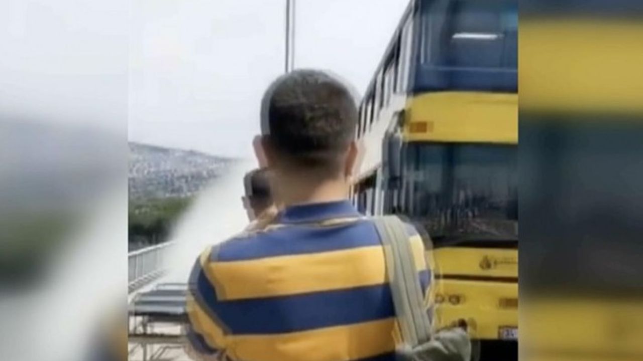 İstanbul'da yine İETT krizi! Duman çıkaran otobüs köprüde tahliye edildi