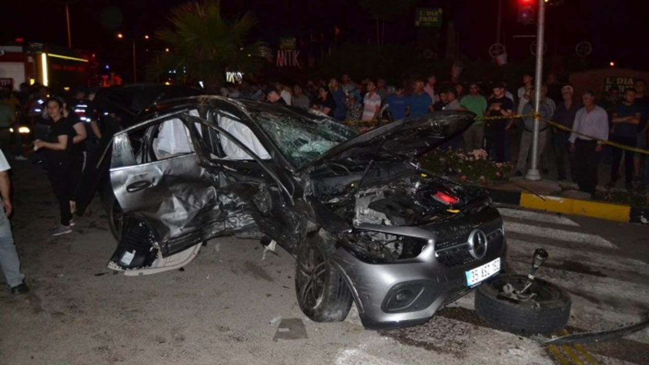 Manisa'da kaza: Mert Kılıç öldü, 6 kişi yaralandı
