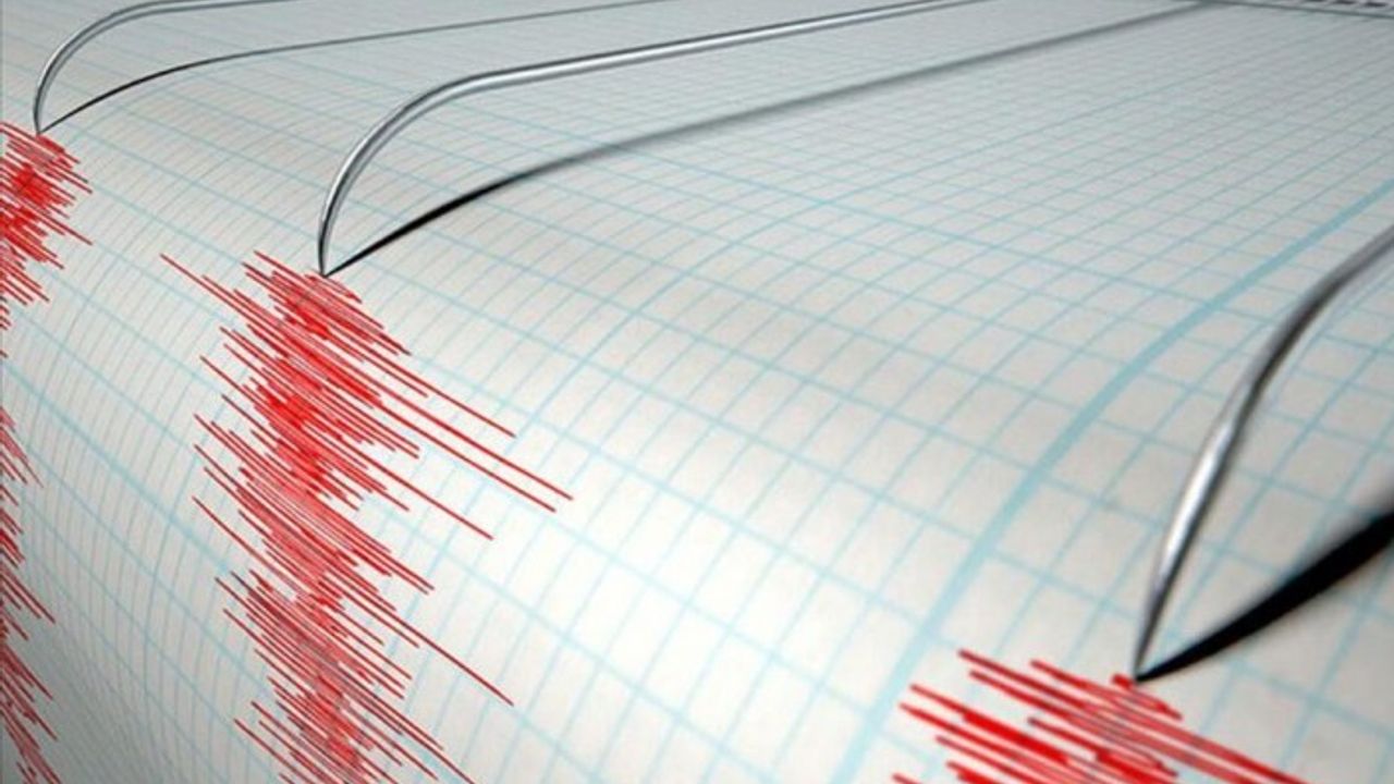 Van'da 4.5 büyüklüğünde deprem! Vatandaş sokağa döküldü