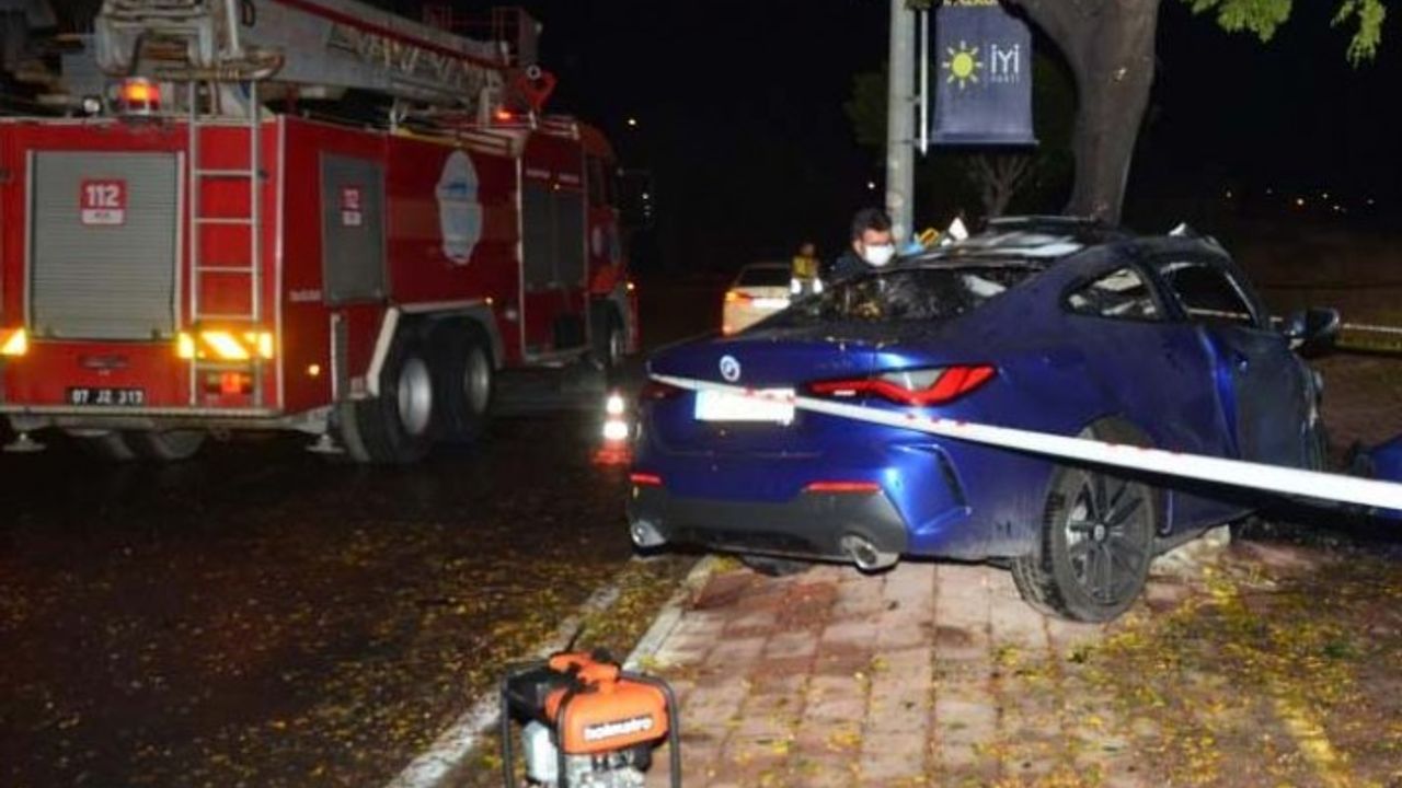 Antalya'daki trafik kazalarında Ömer Faruk Nalbant, Hakkı Sucugil ve Gamze Aras öldü