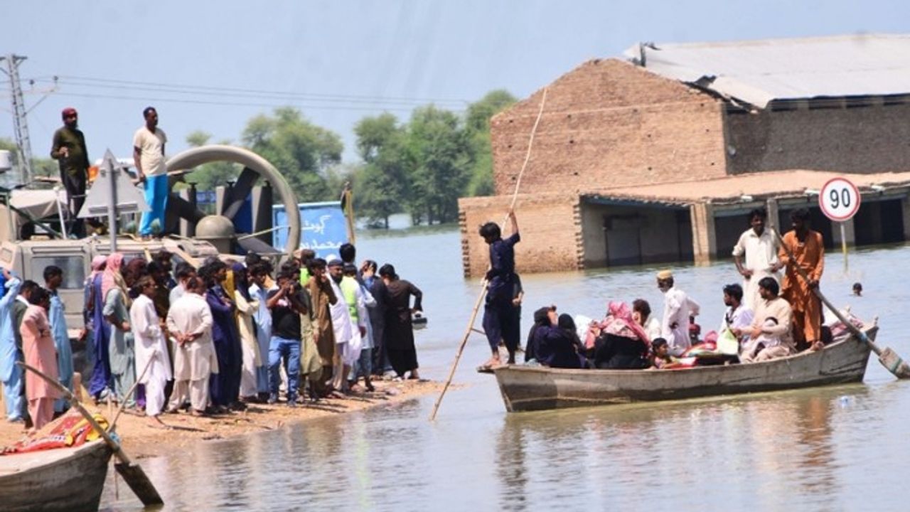 Pakistan'da sel ve siyaset: Felaketin siyasi sonuçları