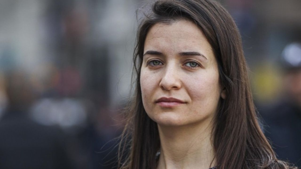Suriyeli kadın yönetmen, Suriyelilerin bombalardan kaçmak için ülkelerini terk ettiğini söyledi