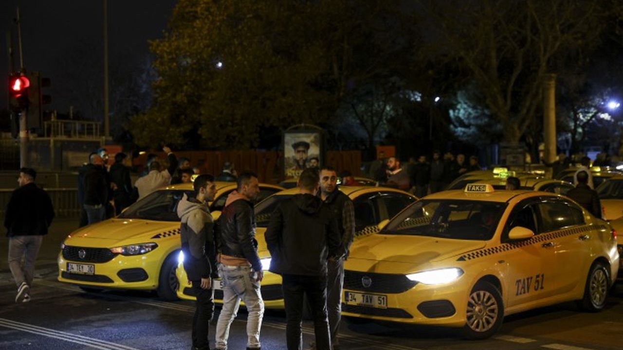 İstanbul'da taksicilerden protesto