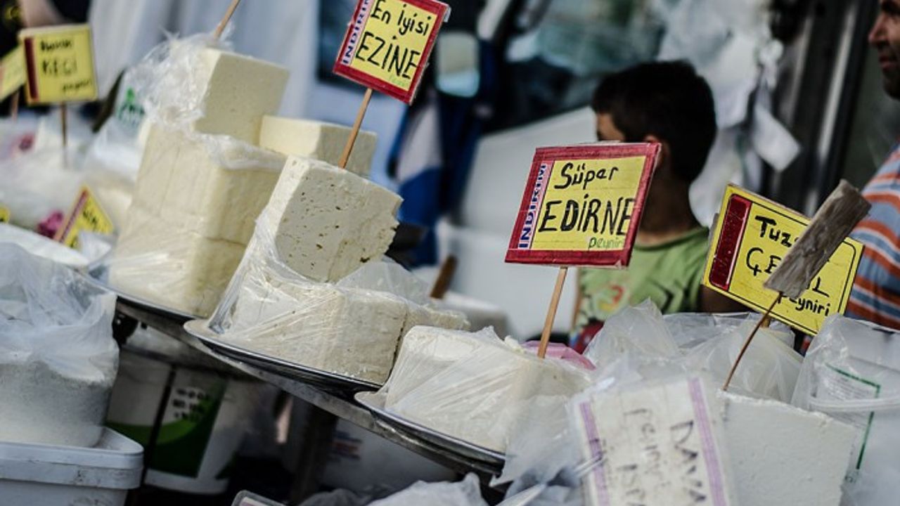 İşte fiyatları en çok artan gıdalar: Uçuşa geçen peynir fiyatları et fiyatlarını geride bıraktı