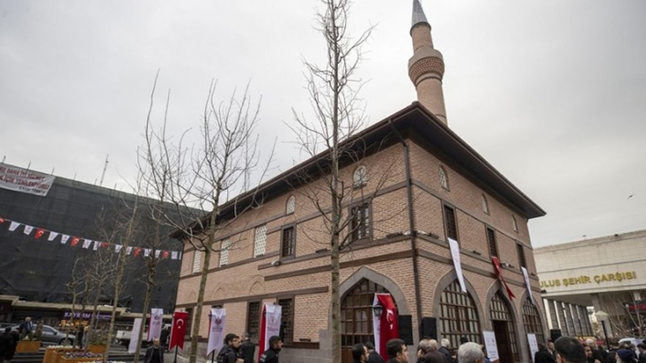 Restorasyonu tamamlanan tarihi Zincirli Camisi ibadete açıldı