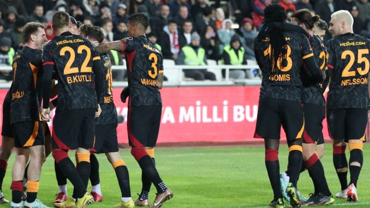 Tartışmalı kararlar ve 3 gol: Galatasaray Sivas'tan lider döndü