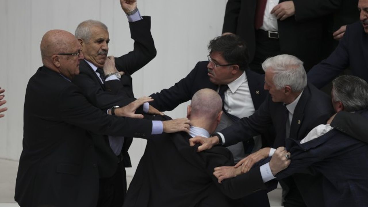 Yoğun bakımdaki Hüseyin Örs'ün son durumu açıklandı: Yumruk atan milletvekili Zafer Işık'ın cezası belli oldu