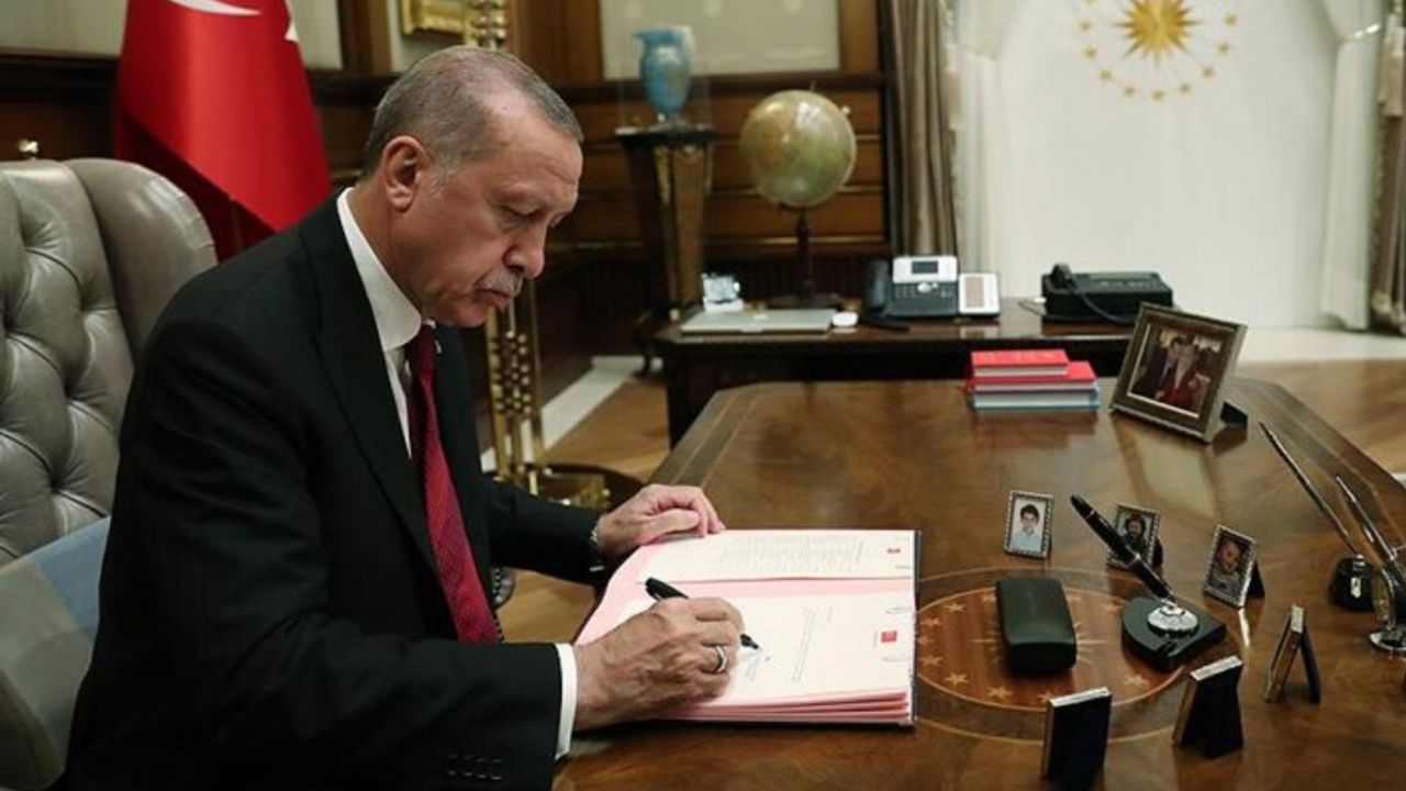 Cumhurbaşkanı Erdoğan'dan gece yarısından sonra kritik atamalar: Resmi Gazete'de yayımlandı