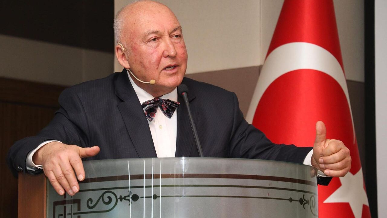 Prof. Dr. Ahmet Ercan depremlerle ilgili paylaşımları nedeniyle gözaltına alındı