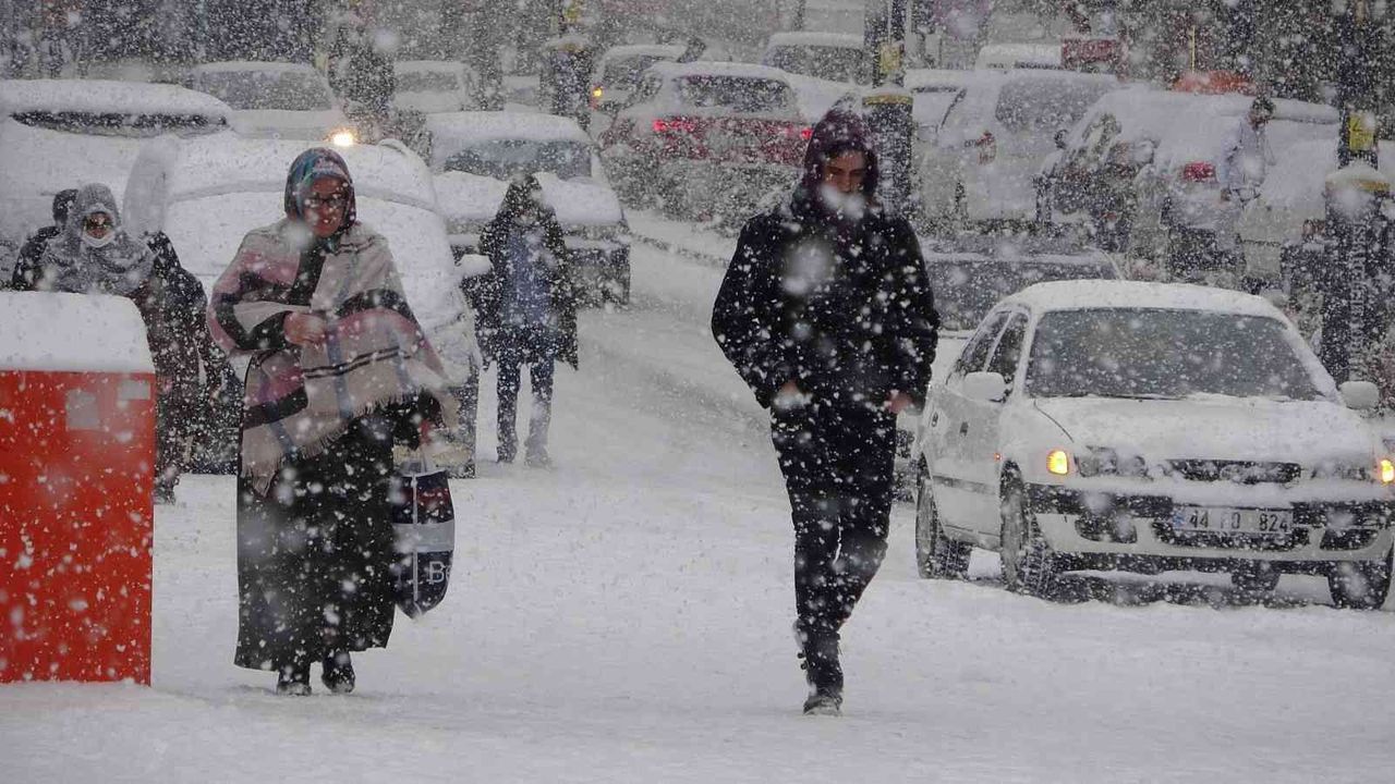 Meteoroloji il il uyardı: Kar beklenen tarihi açıkladı