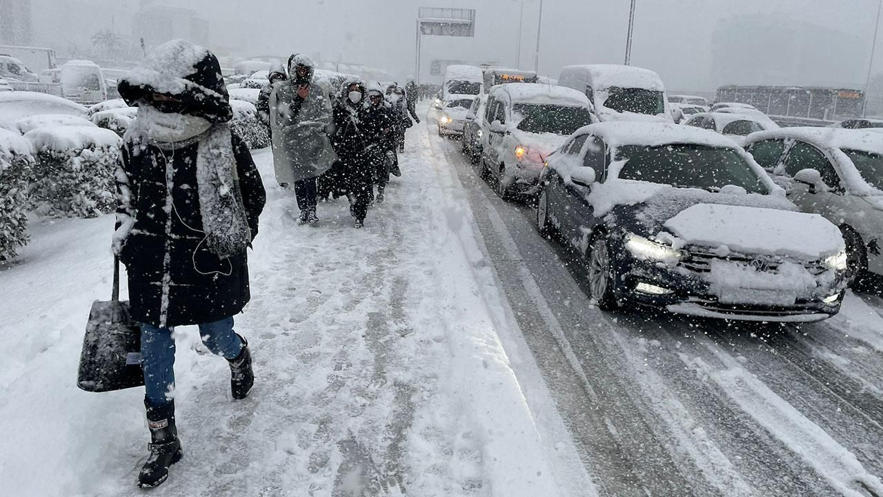 Meteoroloji tarih verdi: İstanbul'a ne zaman kar yağacak?
