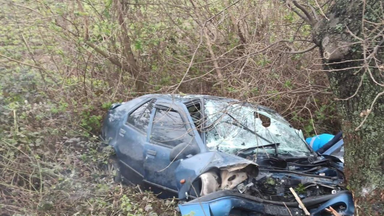Gönen'de ağaca çarpan otomobildeki Müberra Şahin ve Hakan Akduman öldü