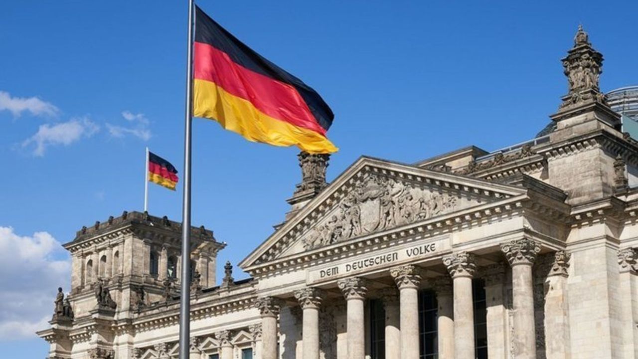 Almanya 2 milyon kişi alacak: Aranan şartlar açıklandı