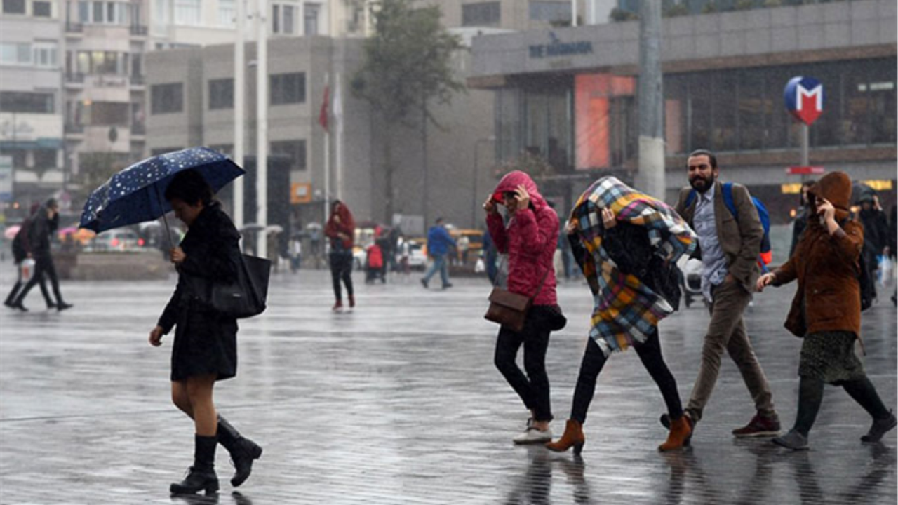 Meteorolojiden sel ve dolu uyarısı: 3 bölgede ve 10 ilde şiddetli yağmur yağacak