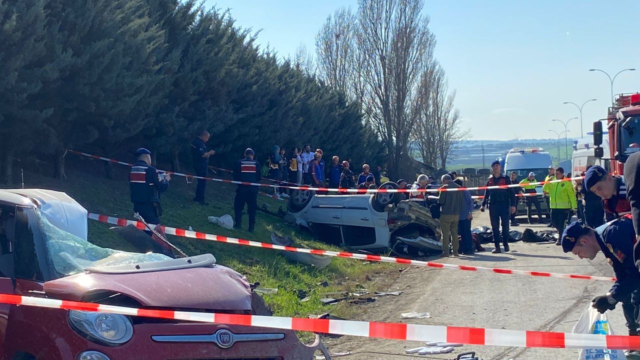 Silivri TEM'de korkunç kaza: 6 kişi öldü