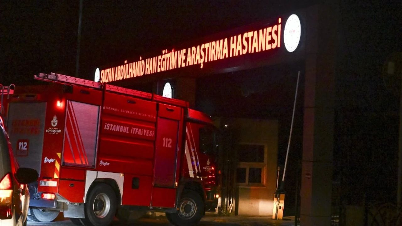 İstanbul'da hastane ve otel yangını: Ölü ve yaralılar var