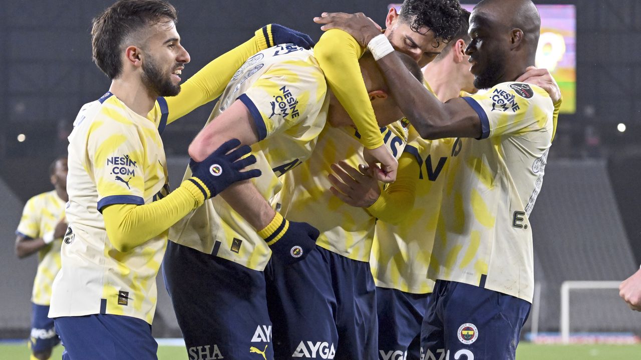 Fenerbahçe hayata döndü. Karagümrük'ü yendi