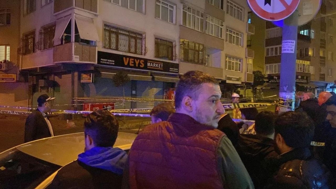 İstanbul'da kolonları patlayan bina boşaltıldı