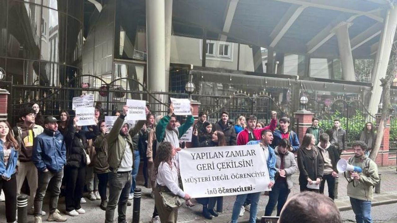 İstanbul Aydın Üniversitesi'nde fahiş zam rezaleti. Öğrenciler isyan etti