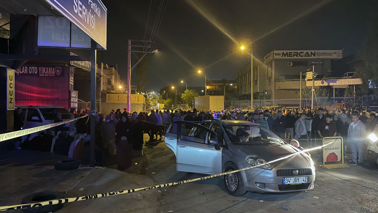 İzmir'de 15 yaşındaki sürücü dehşet saçtı: Şerife Önen öldü, 2 kişi yaralı