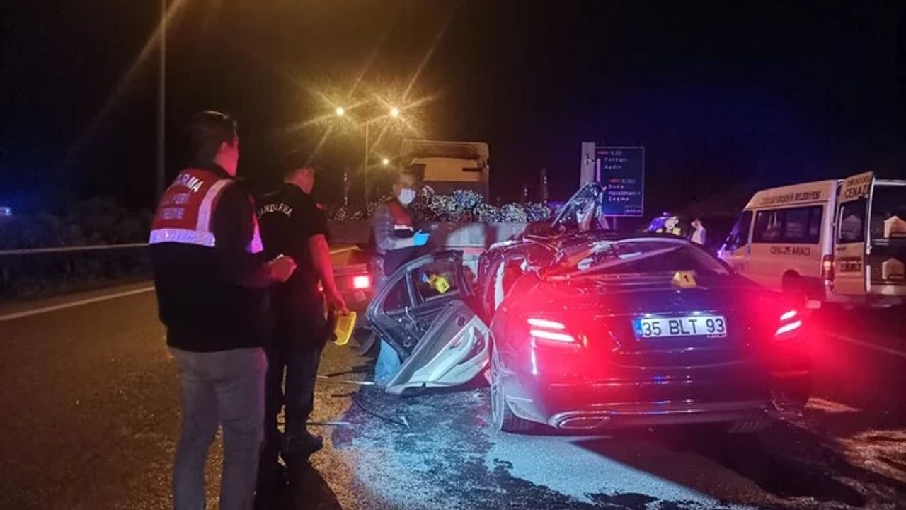 İzmir'de tıra çarpan otomobilin sürücüsü Mustafa Bolat öldü