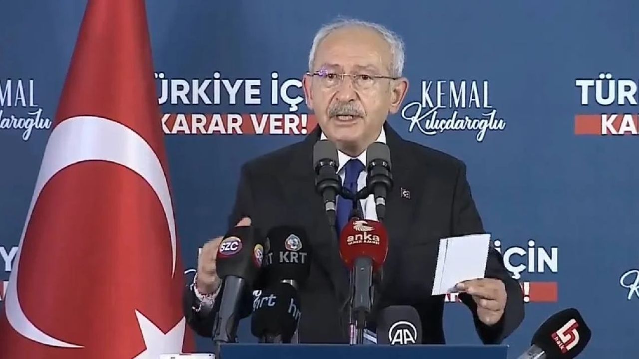 Kılıçdaroğlu cep telefonlarına mesaj gönderdi. Kredi kartı borçlularına müjdeyi verdi