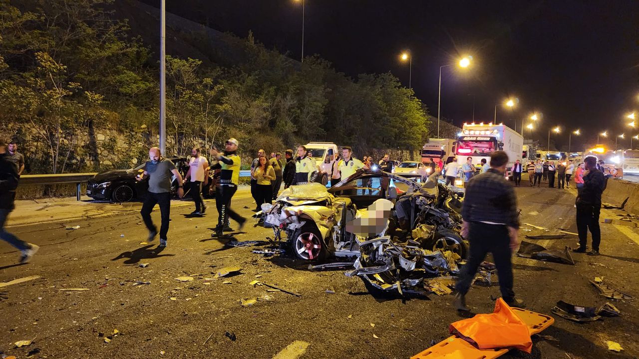 Adana'da feci kaza: 7 ölü, 7 yaralı