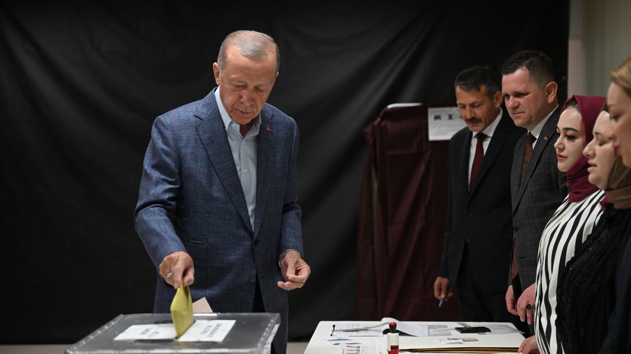 Cumhurbaşkanı Erdoğan oyunu İstanbul'da kullandı: Demokrasi vurgusu yaptı