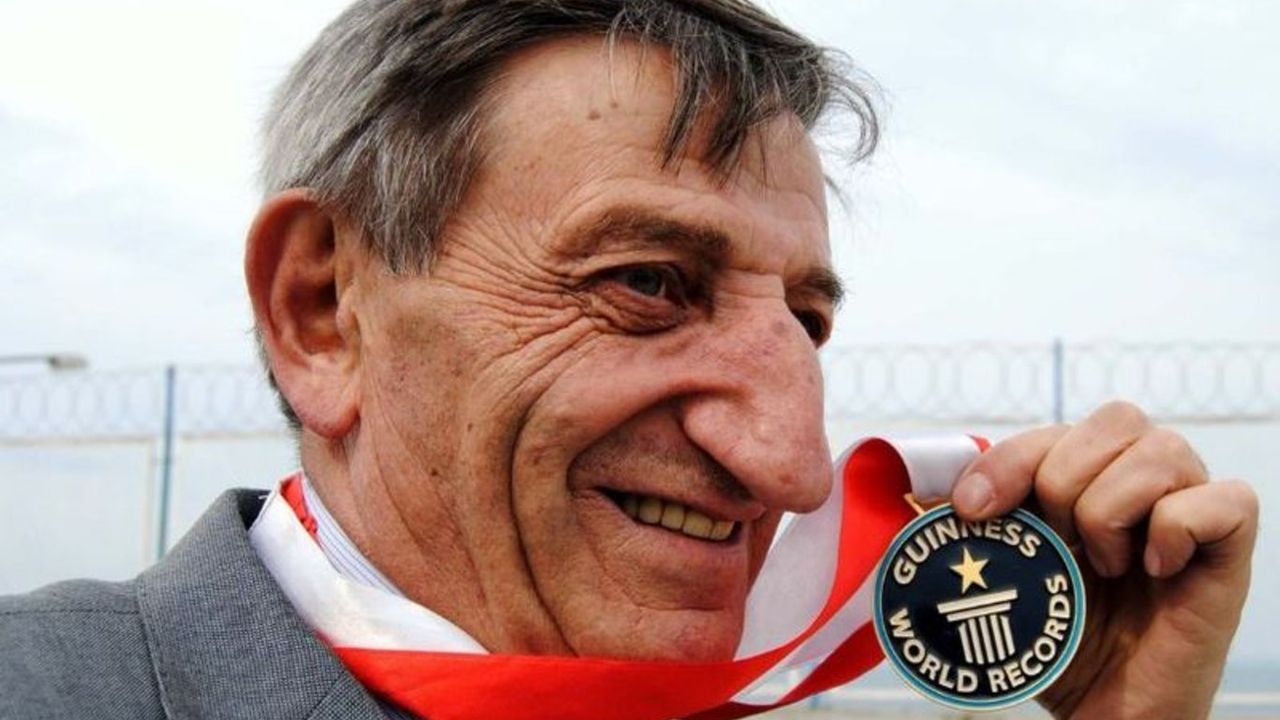 Dünya burun şampiyonu Artvinli Mehmet Özyürek hayatını kaybetti
