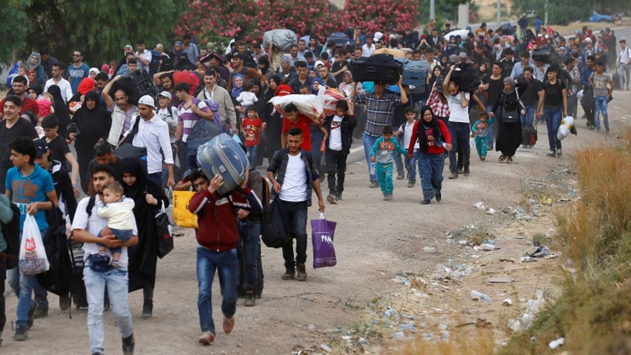 AB'nin Yeni Göçmen Yasası: Avrupa'daki sığınmacılar, "güvenli ülke" sayılan Türkiye'ye geri gönderilecek