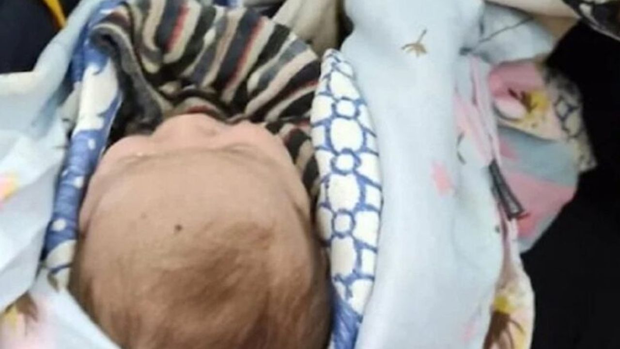Annesinin araçta unuttuğu bebek sıcaktan öldü