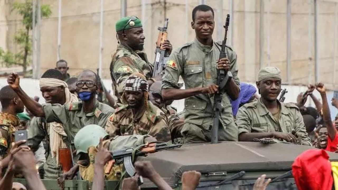 Gabon'da darbe. Bir grup asker yönetime el koyduğunu duyurdu