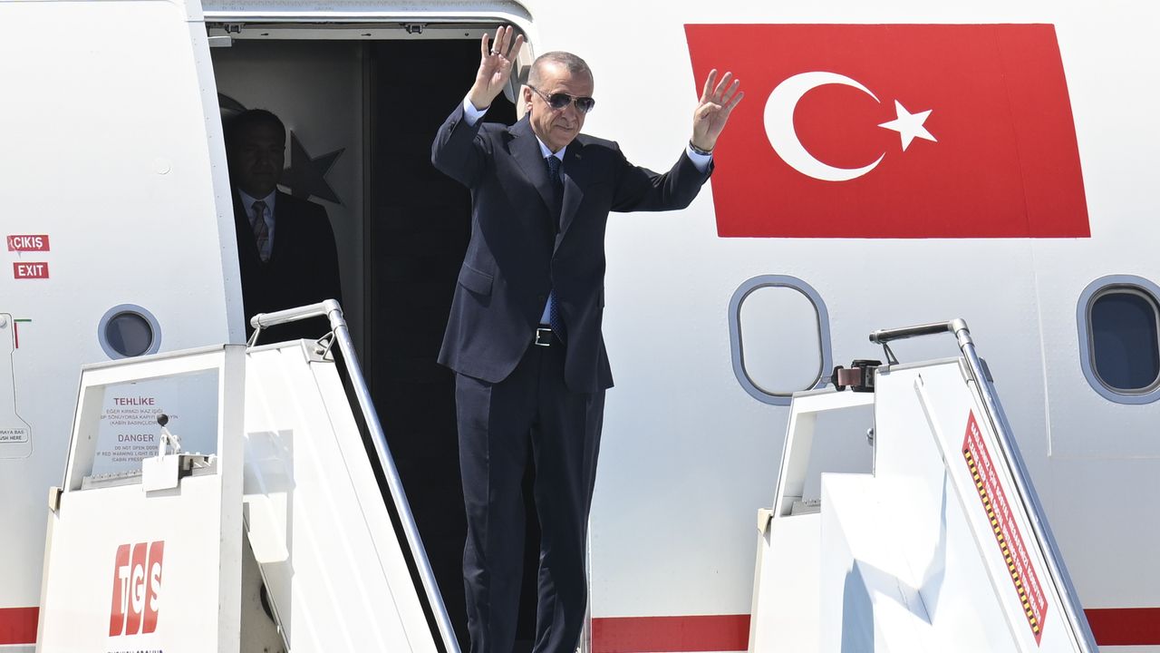 Cumhurbaşkanı Erdoğan, Macaristan'a gitti