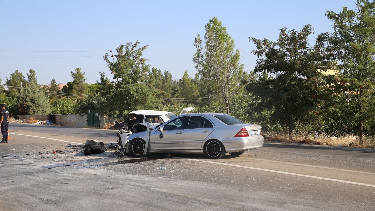 Gaziantep'te 2 otomobil çarpıştı: Necdet Yılmaz öldü