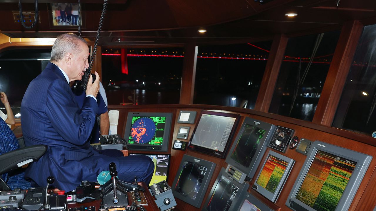 Erdoğan tekneden seslendi: İstanbul Büyükşehir Belediyesini maalesef kayıp verdik, bulamadık