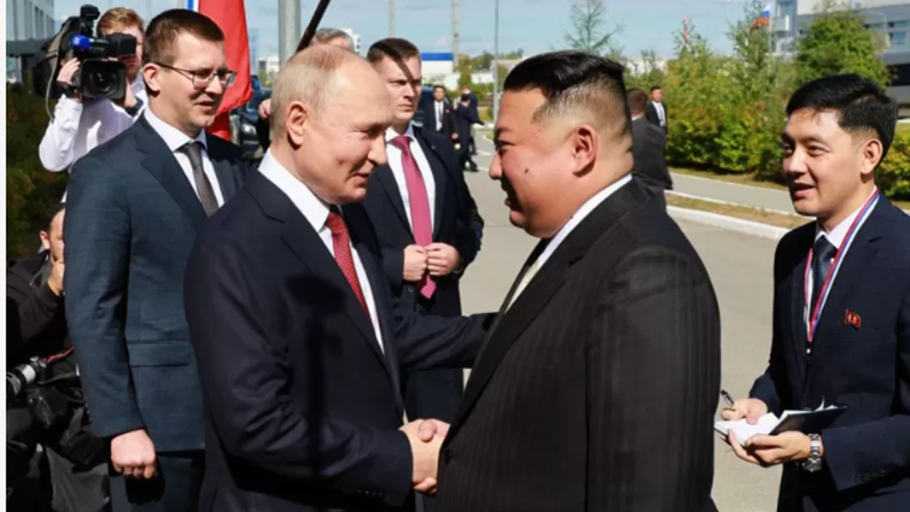 Kim Jong-un,Putin ile bir araya geldi