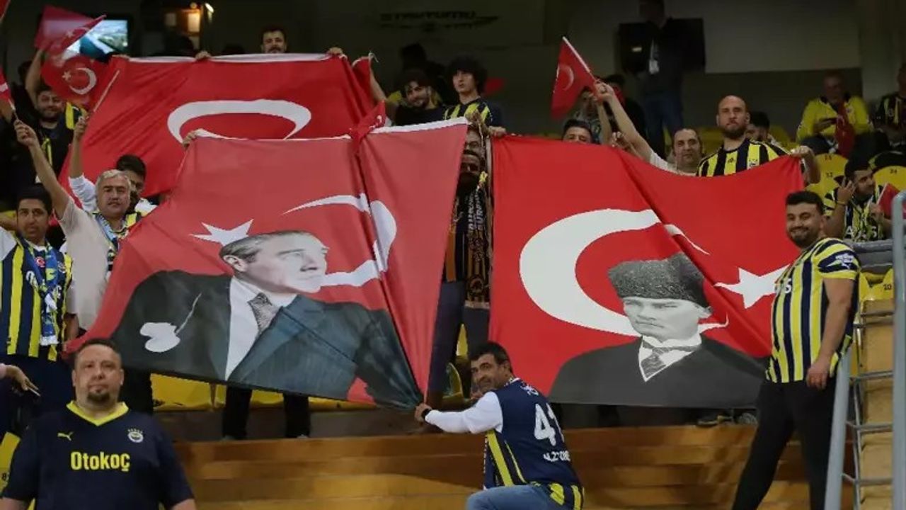 Ali Koç stattaki taraftarlara seslendi. Flaş Atatürk sözleri. Fenerbahçe'den anlamlı kampanya