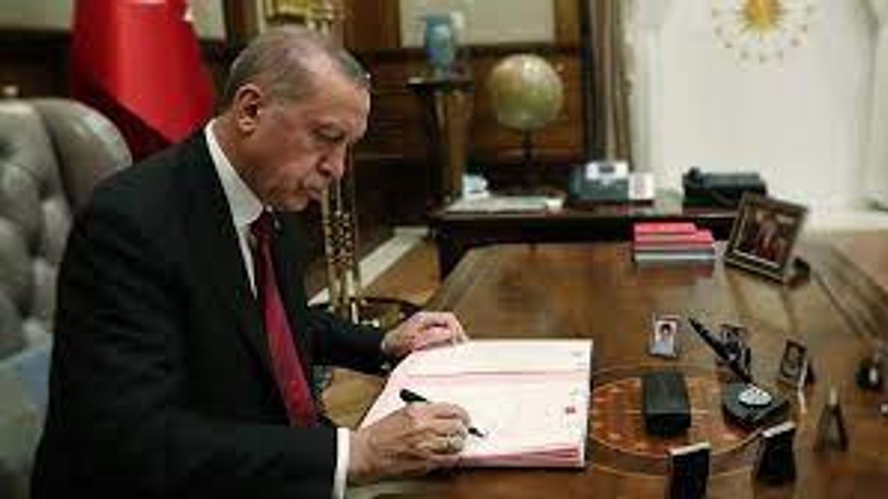 Cumhurbaşkanı Erdoğan'dan gece yarısı flaş atamalar