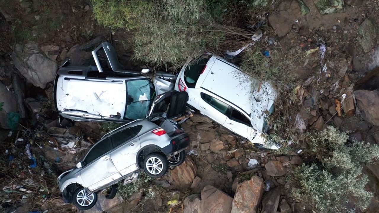 Aydın'da sel can aldı. Sularda sürüklenen otomobilde Hacer Alptekin ve Erhan Kavaklıçay öldü